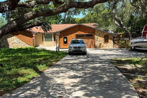 House in Spring Hill, Florida 2 bedrooms, 134.06 sq.m. № 2166870