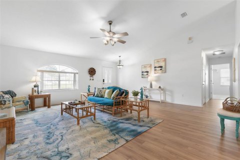 House in Palm Coast, Florida 3 bedrooms, 173.26 sq.m. № 2099945 - photo 5