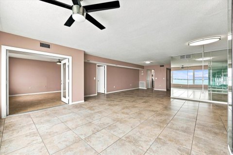 Copropriété à vendre à Gulfport, Floride: 2 chambres, 134.71 m2 № 2207139 - photo 19