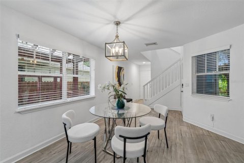 Townhouse in Tampa, Florida 3 bedrooms, 147.9 sq.m. № 2229602 - photo 6
