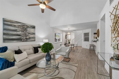 Townhouse in Tampa, Florida 3 bedrooms, 147.9 sq.m. № 2229602 - photo 5