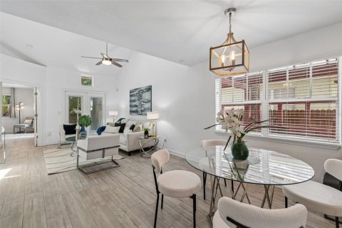 Townhouse in Tampa, Florida 3 bedrooms, 147.9 sq.m. № 2229602 - photo 3
