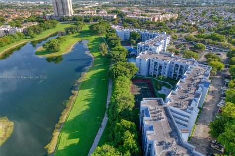 Condominio en venta en Miami, Florida, 2 dormitorios, 91.97 m2 № 1875727 - foto 1