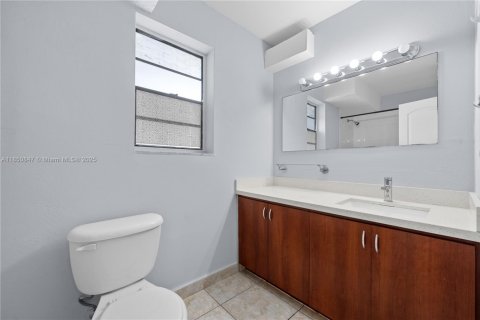 Condominio en venta en Miami, Florida, 2 dormitorios, 91.97 m2 № 1875727 - foto 16