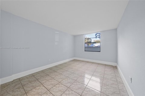Condominio en venta en Miami, Florida, 2 dormitorios, 91.97 m2 № 1875727 - foto 19