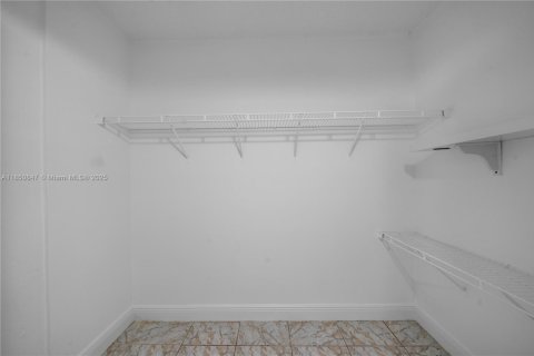 Condominio en venta en Miami, Florida, 2 dormitorios, 91.97 m2 № 1875727 - foto 17