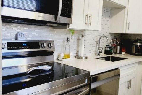 Condominio en venta en Miami, Florida, 2 dormitorios, 91.97 m2 № 1875727 - foto 6