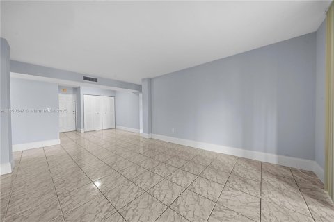 Condominio en venta en Miami, Florida, 2 dormitorios, 91.97 m2 № 1875727 - foto 11