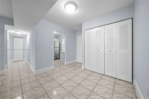 Condominio en venta en Miami, Florida, 2 dormitorios, 91.97 m2 № 1875727 - foto 10