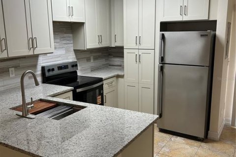 Townhouse in Riverview, Florida 3 bedrooms, 131.18 sq.m. № 2105809 - photo 6