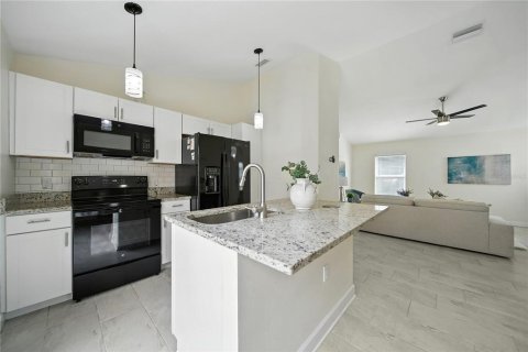 Casa en venta en Wesley Chapel, Florida, 3 dormitorios, 107.58 m2 № 1910702 - foto 11