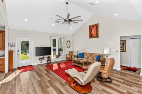 Villa ou maison à vendre à New Smyrna Beach, Floride: 3 chambres, 350.15 m2 № 2415600 - photo 17