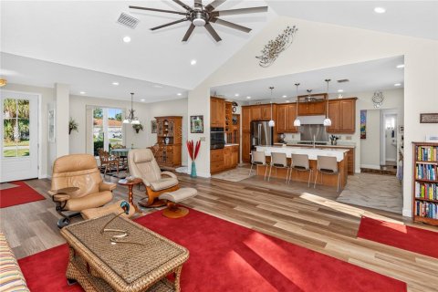 Villa ou maison à vendre à New Smyrna Beach, Floride: 3 chambres, 350.15 m2 № 2415600 - photo 16