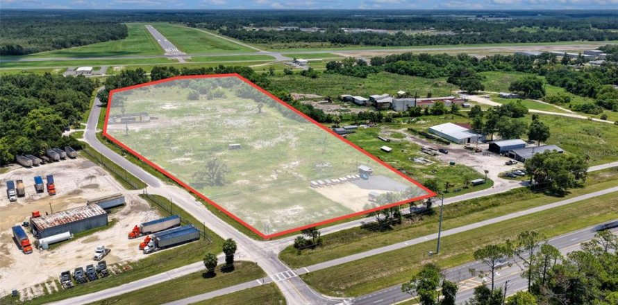 Commercial property in Cross City, Florida № 2215189