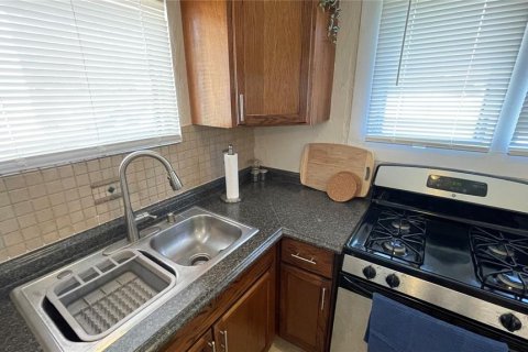 House in Bradenton, Florida 2 bedrooms, 75.81 sq.m. № 1823311 - photo 8