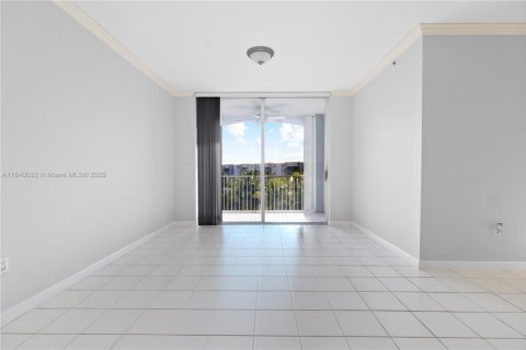 Condo in Doral, Florida, 2 bedrooms  № 1839234 - photo 17