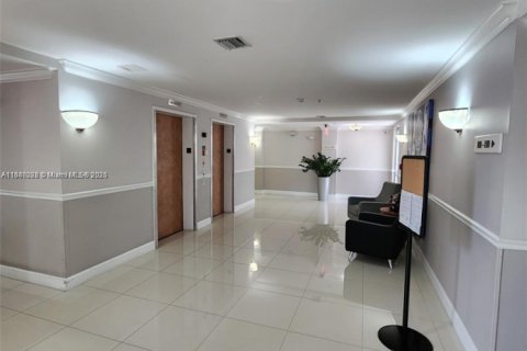 Condo in Doral, Florida, 2 bedrooms  № 1839234 - photo 5