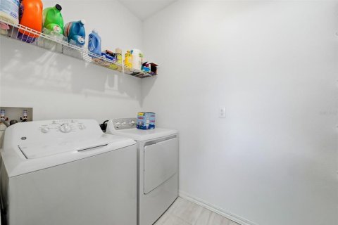 Touwnhouse à louer à San Antonio, Floride: 3 chambres, 167.32 m2 № 2431780 - photo 19