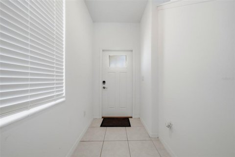 Touwnhouse à louer à San Antonio, Floride: 3 chambres, 167.32 m2 № 2431780 - photo 4