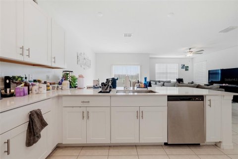 Touwnhouse à louer à San Antonio, Floride: 3 chambres, 167.32 m2 № 2431780 - photo 2