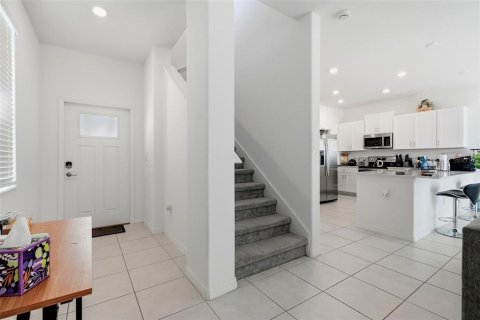 Touwnhouse à louer à San Antonio, Floride: 3 chambres, 167.32 m2 № 2431780 - photo 3