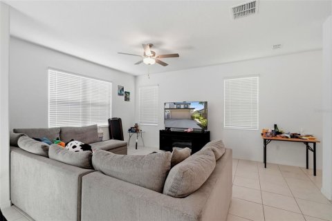 Touwnhouse à louer à San Antonio, Floride: 3 chambres, 167.32 m2 № 2431780 - photo 5