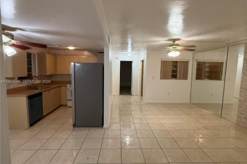 Apartamento en alquiler en Coral Springs, Florida, 2 dormitorios, 81.75 m2 № 2025688 - foto 10
