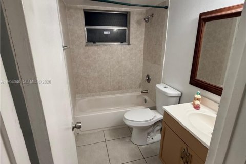 Apartamento en alquiler en Coral Springs, Florida, 2 dormitorios, 81.75 m2 № 2025688 - foto 5