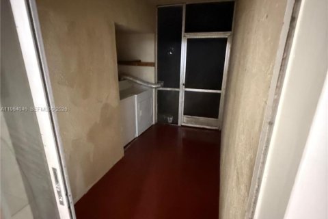 Apartamento en alquiler en Coral Springs, Florida, 2 dormitorios, 81.75 m2 № 2025688 - foto 6