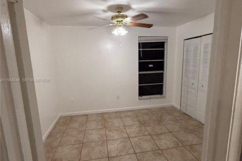 Apartamento en alquiler en Coral Springs, Florida, 2 dormitorios, 81.75 m2 № 2025688 - foto 11