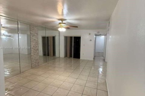 Apartamento en alquiler en Coral Springs, Florida, 2 dormitorios, 81.75 m2 № 2025688 - foto 7