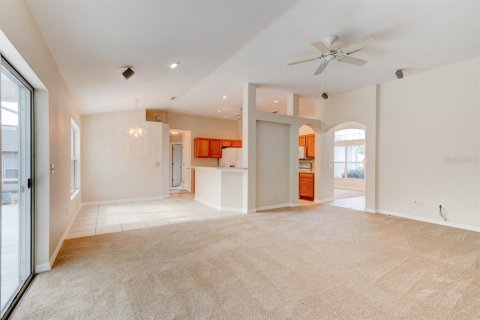 House in Deltona, Florida 3 bedrooms, 168.9 sq.m. № 1873942 - photo 9