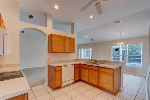 House in Deltona, Florida 3 bedrooms, 168.9 sq.m. № 1873942 - photo 13
