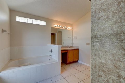 House in Deltona, Florida 3 bedrooms, 168.9 sq.m. № 1873942 - photo 28