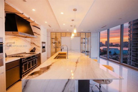 Condo in Sunny Isles Beach, Florida, 4 bedrooms № 2247433 - photo 5
