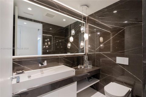 Condo in Sunny Isles Beach, Florida, 4 bedrooms № 2247433 - photo 30