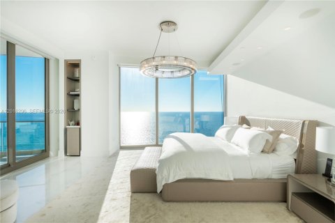 Condo in Sunny Isles Beach, Florida, 4 bedrooms № 2247433 - photo 15