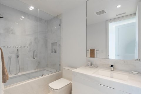Condo in Sunny Isles Beach, Florida, 4 bedrooms № 2247433 - photo 29