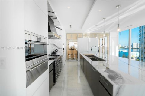 Condo in Sunny Isles Beach, Florida, 4 bedrooms № 2247433 - photo 8