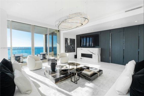 Condo in Sunny Isles Beach, Florida, 4 bedrooms № 2247433 - photo 3
