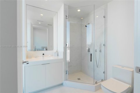 Condo in Sunny Isles Beach, Florida, 4 bedrooms № 2247433 - photo 24