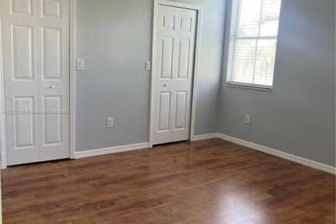 Townhouse in Homestead, Florida 4 bedrooms, 170.66 sq.m. № 1976265 - photo 19