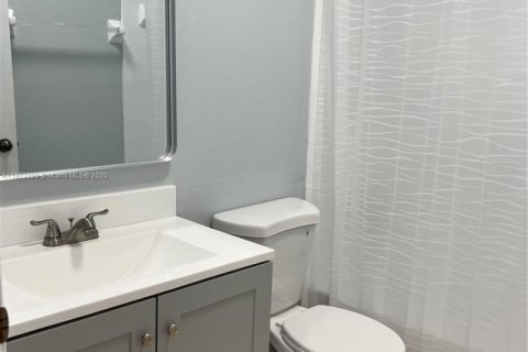 Townhouse in Homestead, Florida 4 bedrooms, 170.66 sq.m. № 1976265 - photo 25