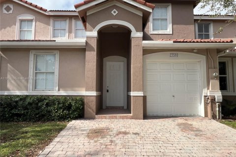 Townhouse in Homestead, Florida 4 bedrooms, 170.66 sq.m. № 1976265 - photo 2