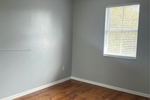 Townhouse in Homestead, Florida 4 bedrooms, 170.66 sq.m. № 1976265 - photo 23