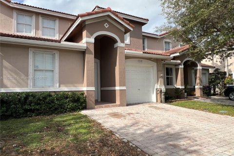 Townhouse in Homestead, Florida 4 bedrooms, 170.66 sq.m. № 1976265 - photo 3