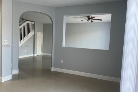 Townhouse in Homestead, Florida 4 bedrooms, 170.66 sq.m. № 1976265 - photo 7