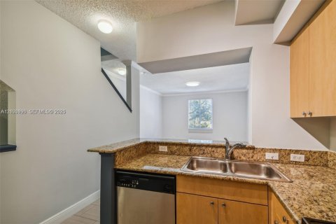 Touwnhouse à vendre à Aventura, Floride: 1 chambre, 79.8 m2 № 2407842 - photo 12