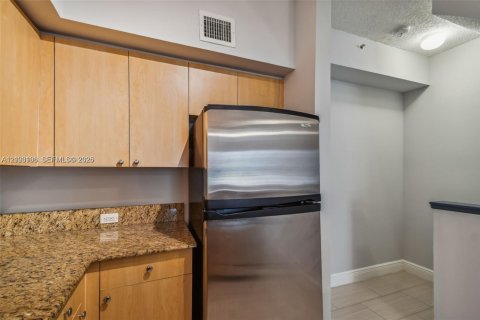 Touwnhouse à vendre à Aventura, Floride: 1 chambre, 79.8 m2 № 2407842 - photo 11
