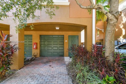 Touwnhouse à vendre à Aventura, Floride: 1 chambre, 79.8 m2 № 2407842 - photo 5